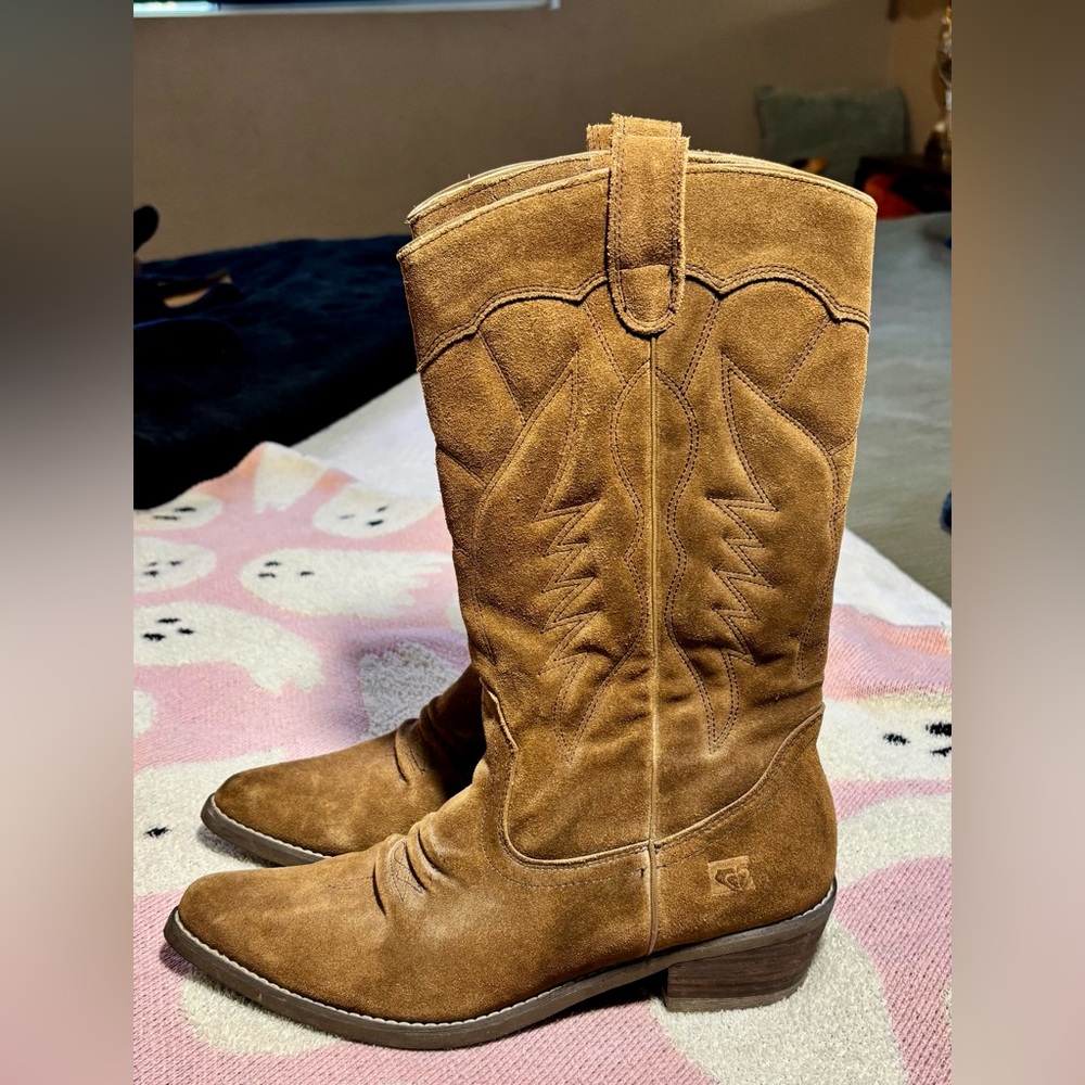 Roxy Tan Suede Western-Style Boots with Floral Lining
